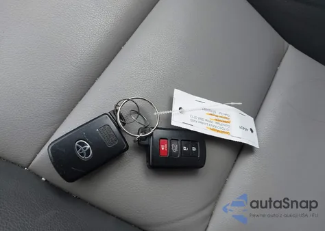 2013 Toyota Rav4 Limited from USA, damaged, VIN 2T3DFREV6DW069995